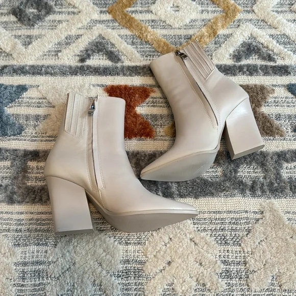 Steve Madden Rickki Pointed to Boot - Picture 7 of 9